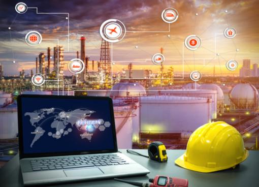 MACS B.V. | DID-online.nl gele helm en laptop op tafel| DID-online.nl