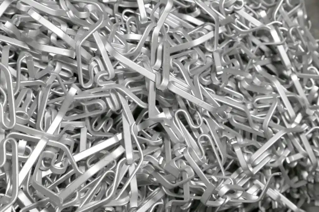 Aalberts Surface Technologies Deurne B.V. | DID-online.nl haken met zinkvlokkencoating| DID-online.nl