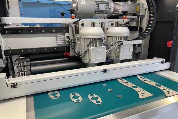 Zoekresultaten | DID-online.nl HEVAMI toont diverse ontbraammachines en richtmachine voor staalstrippen op METAVAK| DID-online.nl