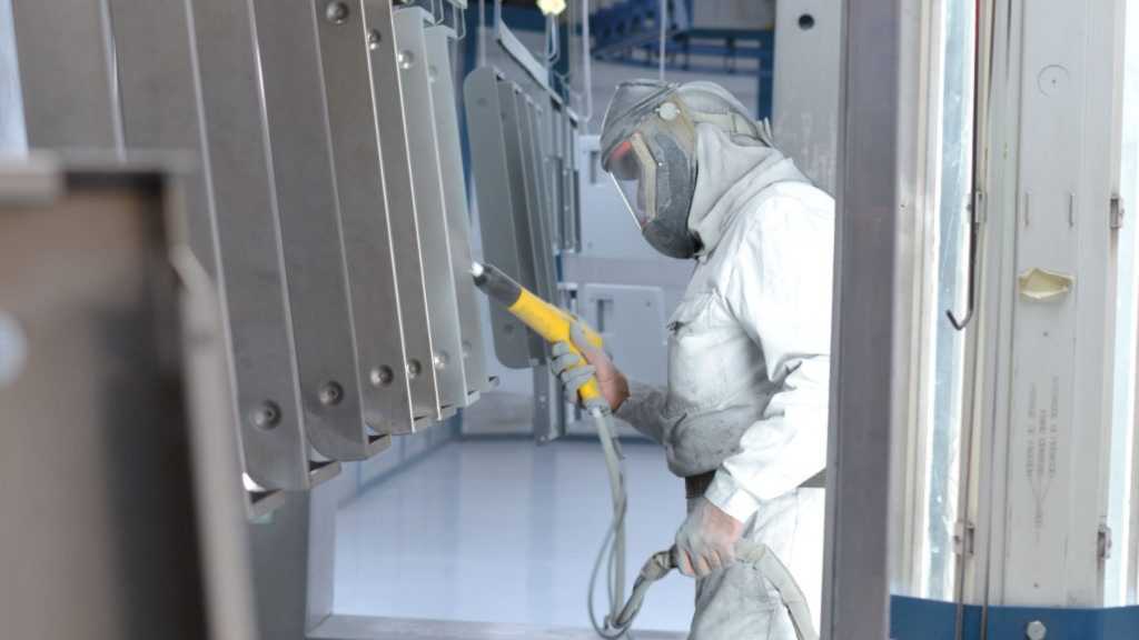 Man in beschermendpak | DID-online.nl