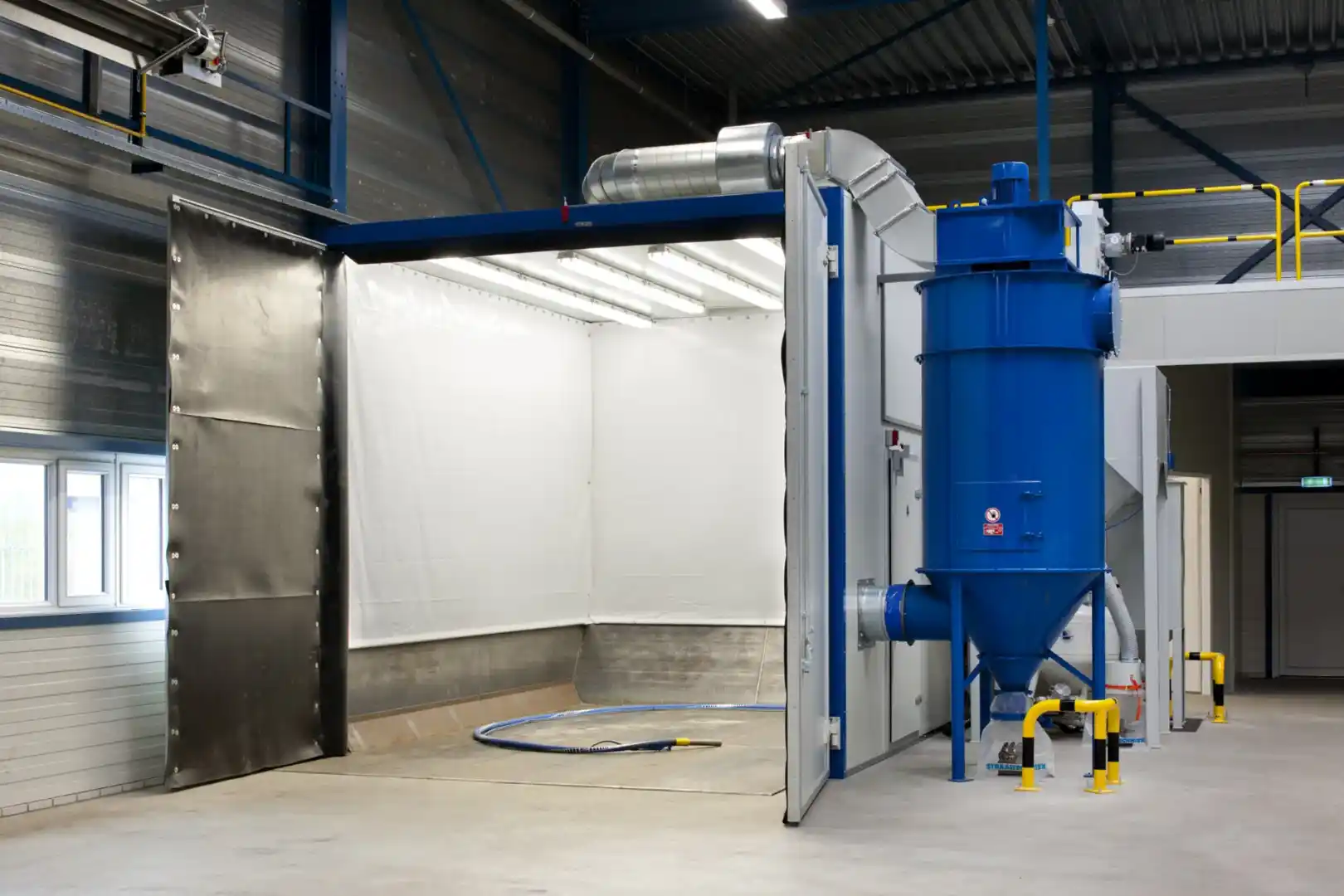 Volledig ingericht straalcabine straalcabine