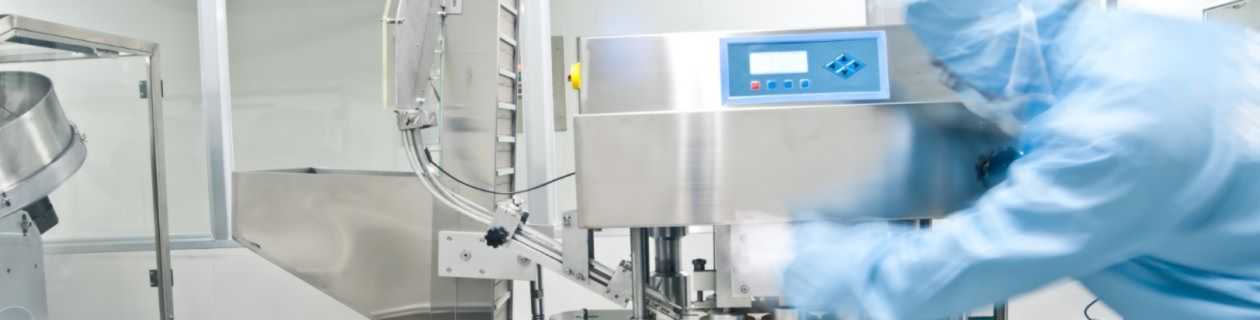 man in blauw pak bij vacuumsysteem| DID-online.nl