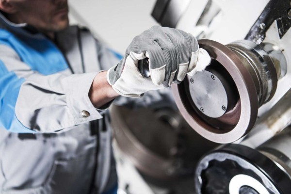 Producenten industrie iets minder negatief in december| DID-online.nl